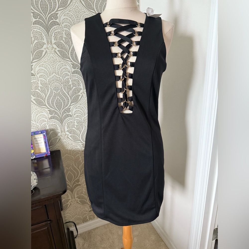 Chic Black Backless Dress with Lattice Front